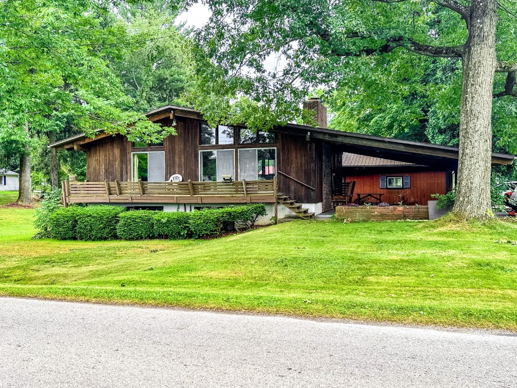 Oakland Beach Rd, Conneaut Lake, PA 16316