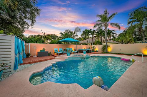 210 S Hampton Dr, Jupiter, FL, 33458-8111 | Card Image