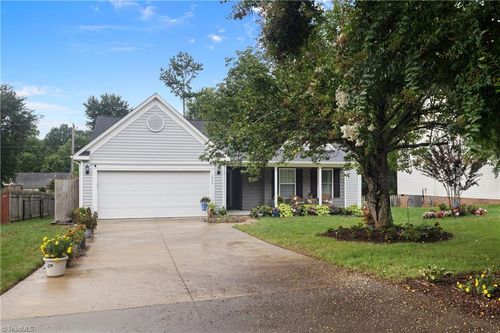 1040 Still Point Dr, Winston Salem, NC, 27103-6044 | Card Image