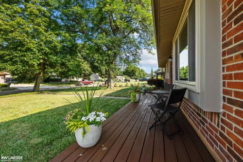 1398 Dundee Dr, Waterford, MI, 48327-2003 | Card Image