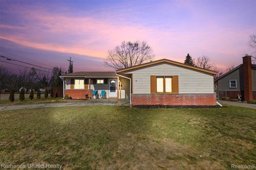 37256 Gilchrist St, Westland, MI, 48186-9362 | Card Image