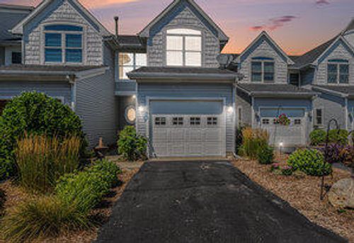 927 W Savidge St, Spring Lake, MI, 49456-1697 | Card Image