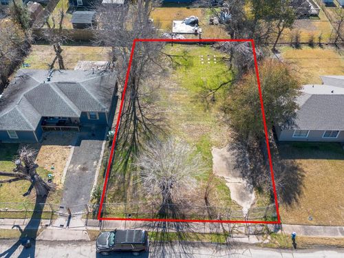 5758 Belcrest Street, Houston, TX, 77033 | Card Image