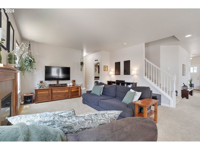 2819 Se Pheasant Way, House other with 4 bedrooms, 3 bathrooms and 3 parking in Gresham OR | Image 14