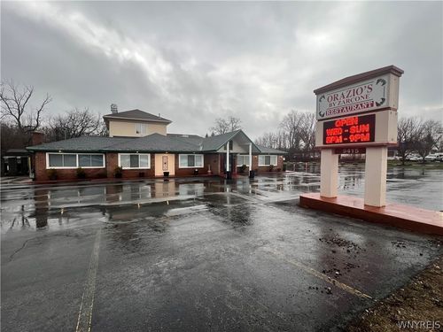 9415 Main St, Clarence, NY, 14031-1938 | Card Image