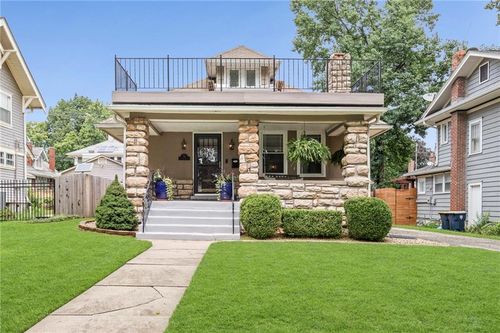 18 E 57th Ter, Kansas City, MO, 64113-2150 | Card Image
