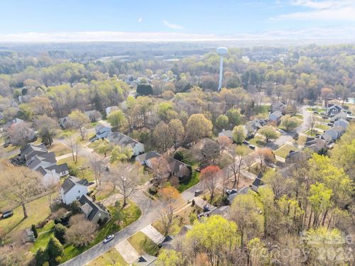 8701 Kirkley Glen Ln, Charlotte, NC, 28215-8048 | Card Image