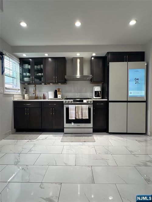 493 River Dr, Elmwood Park, NJ, 07407-1523 | Card Image