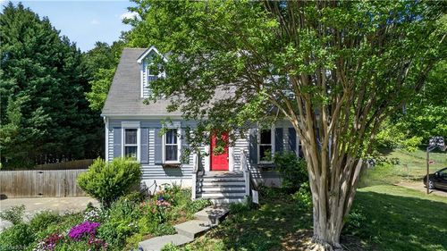6595 Jonathan St, Pfafftown, NC, 27040-9330 | Card Image