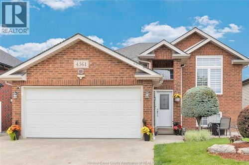 4561 Fontana Ave, Windsor, ON, N9G3C8 | Card Image