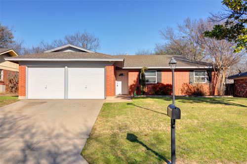 208 Rolling Hills Dr, Aledo, TX, 76008-4355 | Card Image