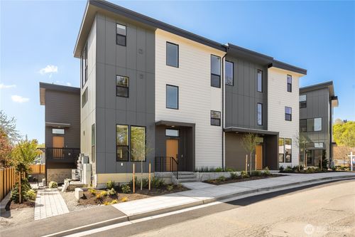 2-3001 S Dakota St, Seattle, WA, 98108-1620 | Card Image