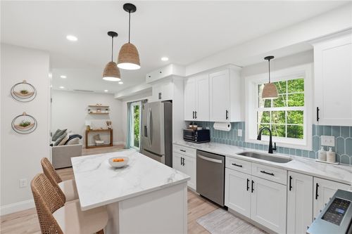 72 Wilbur Rd, Lincoln, RI, 02865-4318 | Card Image