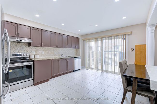 27 Beresford Cres, House other with 5 bedrooms, 4 bathrooms and 4 parking in Brampton ON | Image 13