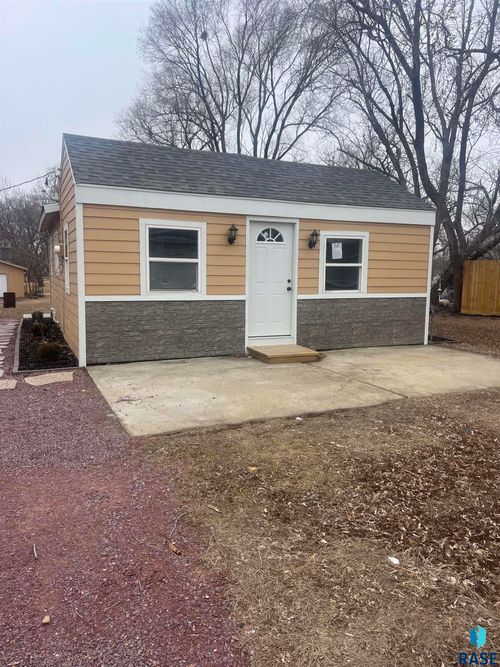 3601 9th Ave Ave Avenue, Sioux Falls, SD, 57104 | Card Image