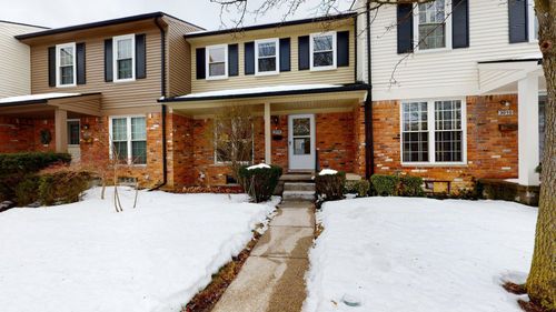 3008 Bolgos Cir, Ann Arbor, MI, 48105-1513 | Card Image