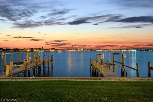 1535 Dolphin Ln, NAPLES, FL, 34102-1521 | Card Image