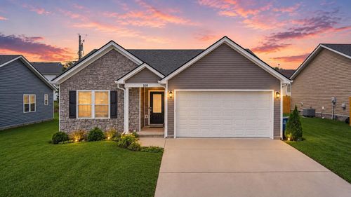 108 Michelle Ann Ct, Harrodsburg, KY, 40330-9098 | Card Image