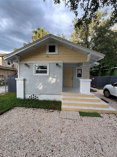 8111 N 10, Tampa, FL, 33604 | Card Image