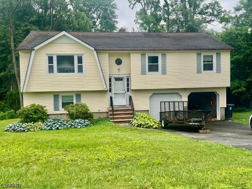 16 Kearney Ave, Whippany, NJ, 07981-1219 | Card Image