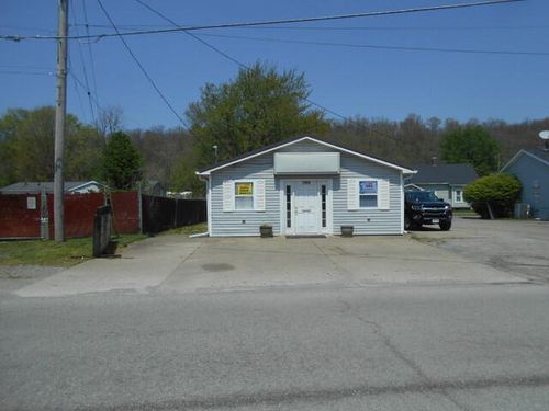 1206 W Shelby St, Falmouth, KY, 41040-1048 | Card Image