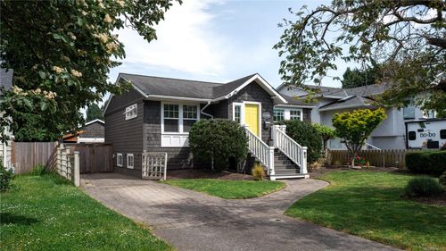 1721 Amphion St, Victoria, BC, V8R4Z8 | Card Image