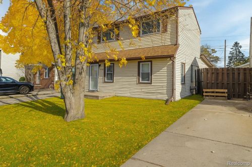 25152 Leach St, Roseville, MI, 48066-3649 | Card Image