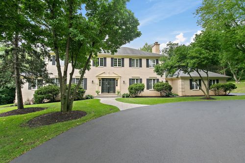 2701 Crystal Way, Crystal Lake, IL, 60012-2226 | Card Image
