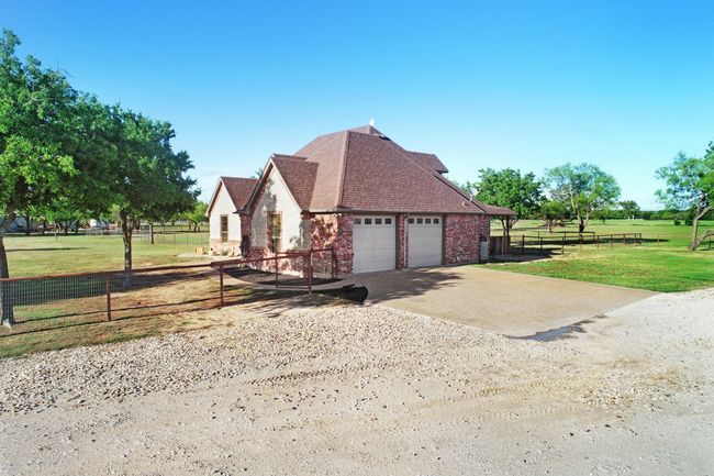 175 Saddleview Ct, House other with 3 bedrooms, 3 bathrooms and null parking in Mineral Wells TX | Image 10