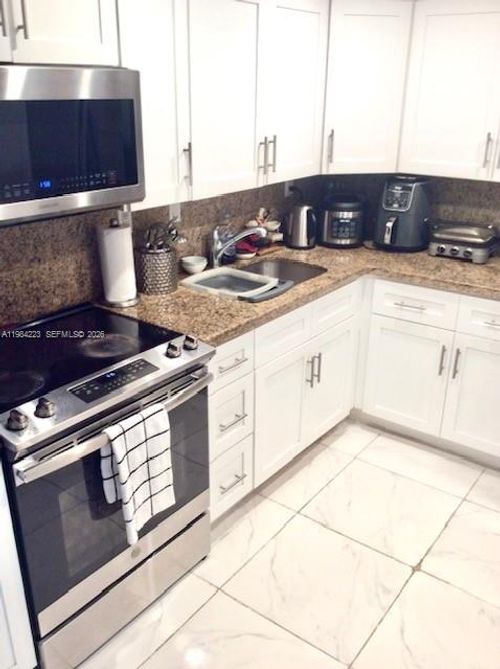 504-3701 N Country Club Dr, Aventura, FL, 33180-1732 | Card Image