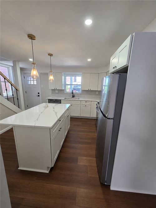 4633 Carroll St, Bloomfield, PA, 15224-1515 | Card Image