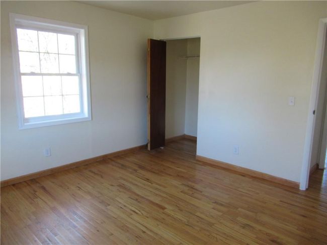 Bedroom closet | Image 13