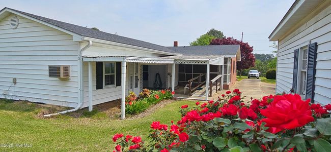 101 Oakland Blvd, House other with 3 bedrooms, 2 bathrooms and 1 parking in Clinton NC | Image 4