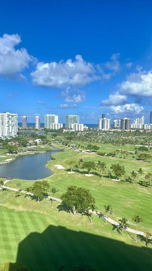 apt-2003-20335 W Country Club Dr, Aventura, FL, 33180-1606 | Card Image