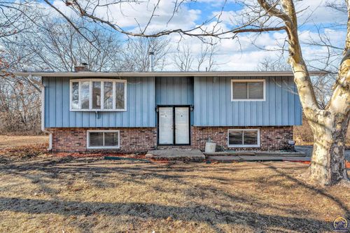 6395 Ridgeview Dr, Ozawkie, KS, 66070-4114 | Card Image