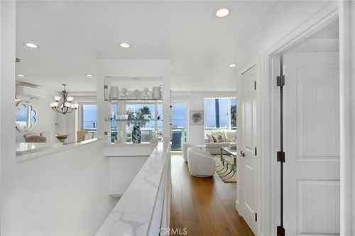 11952 Whalers Ln, Malibu, CA, 90265-2252 | Card Image