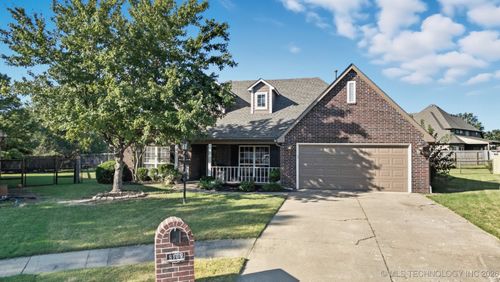 8702 140th Ter, Owasso, OK, 74055 | Card Image