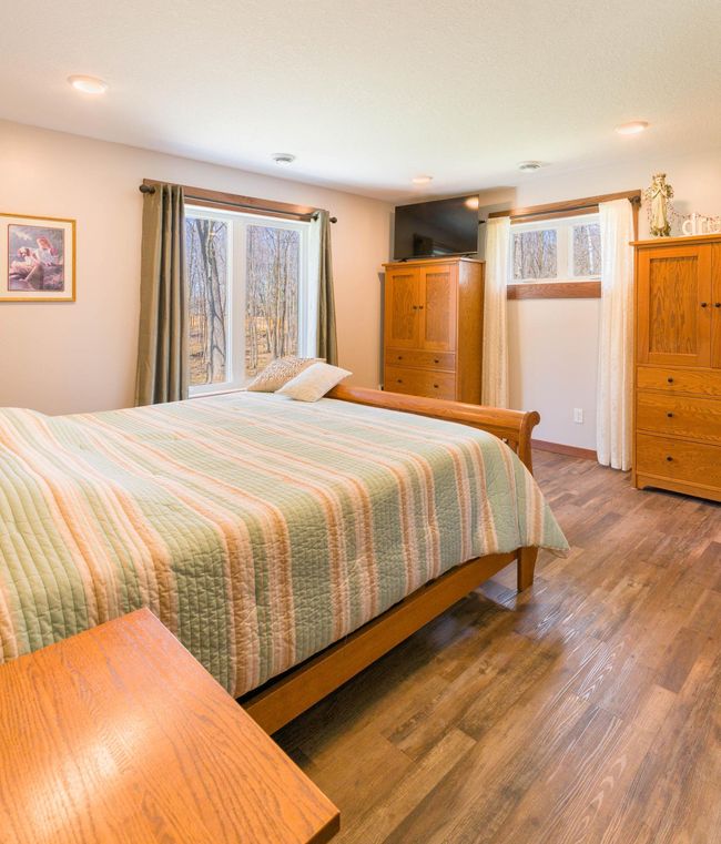 Primary bedroom with Walk-In Closet | Image 19