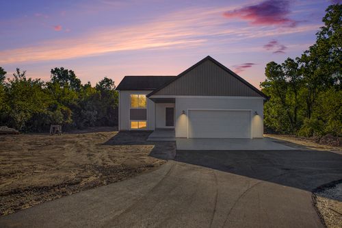 3545 Wickham Dr, Norton Shores, MI, 49441-4354 | Card Image