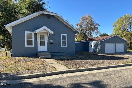 214 7th Ave Sw, Jamestown, ND, 58401-4048 | Card Image