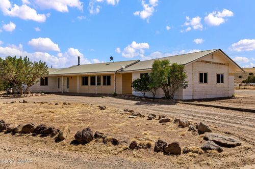 1720 E Becker Lane Loop, Springerville, AZ, 85938-5512 | Card Image