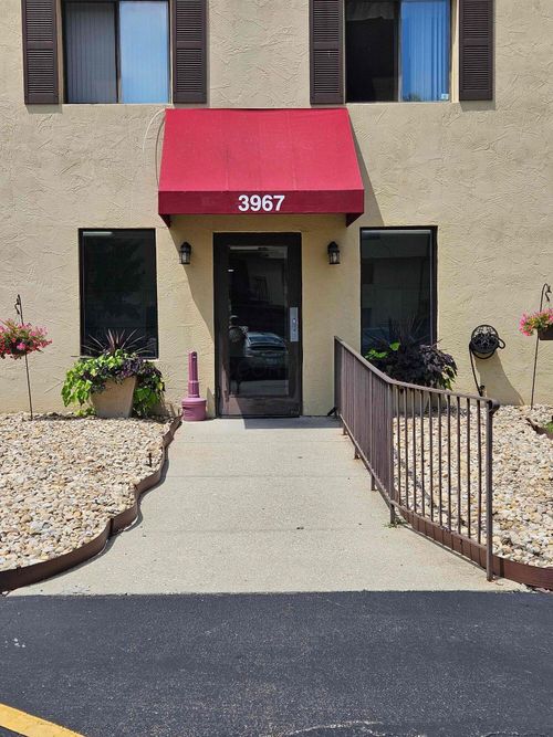 118-3967 Karl Rd, Columbus, OH, 43224-6102 | Card Image