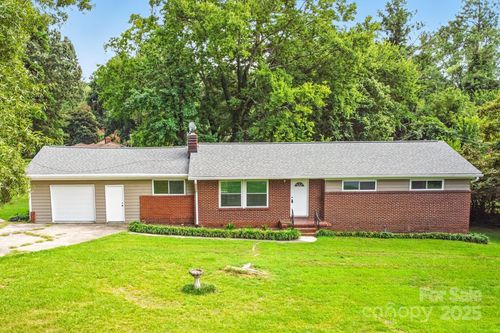 215 Mellwood Dr, Charlotte, NC, 28214-1255 | Card Image