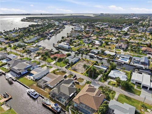 5338 Bayshore Ave, Cape Coral, FL, 33904-5804 | Card Image