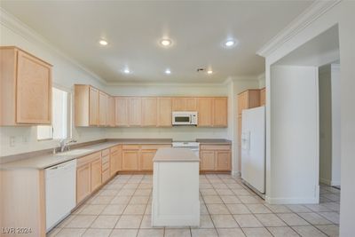 1952 High Mesa Drive, House other with 2 bedrooms, 2 bathrooms and null parking in Henderson NV | Image 2