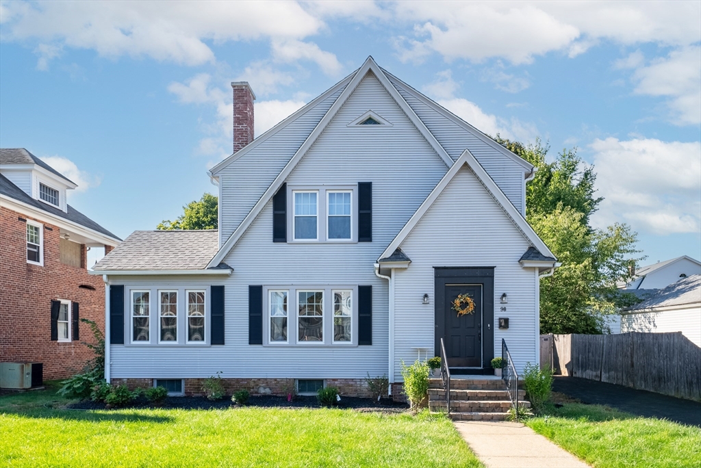 Pinehurst Rd, Holyoke, MA 01040