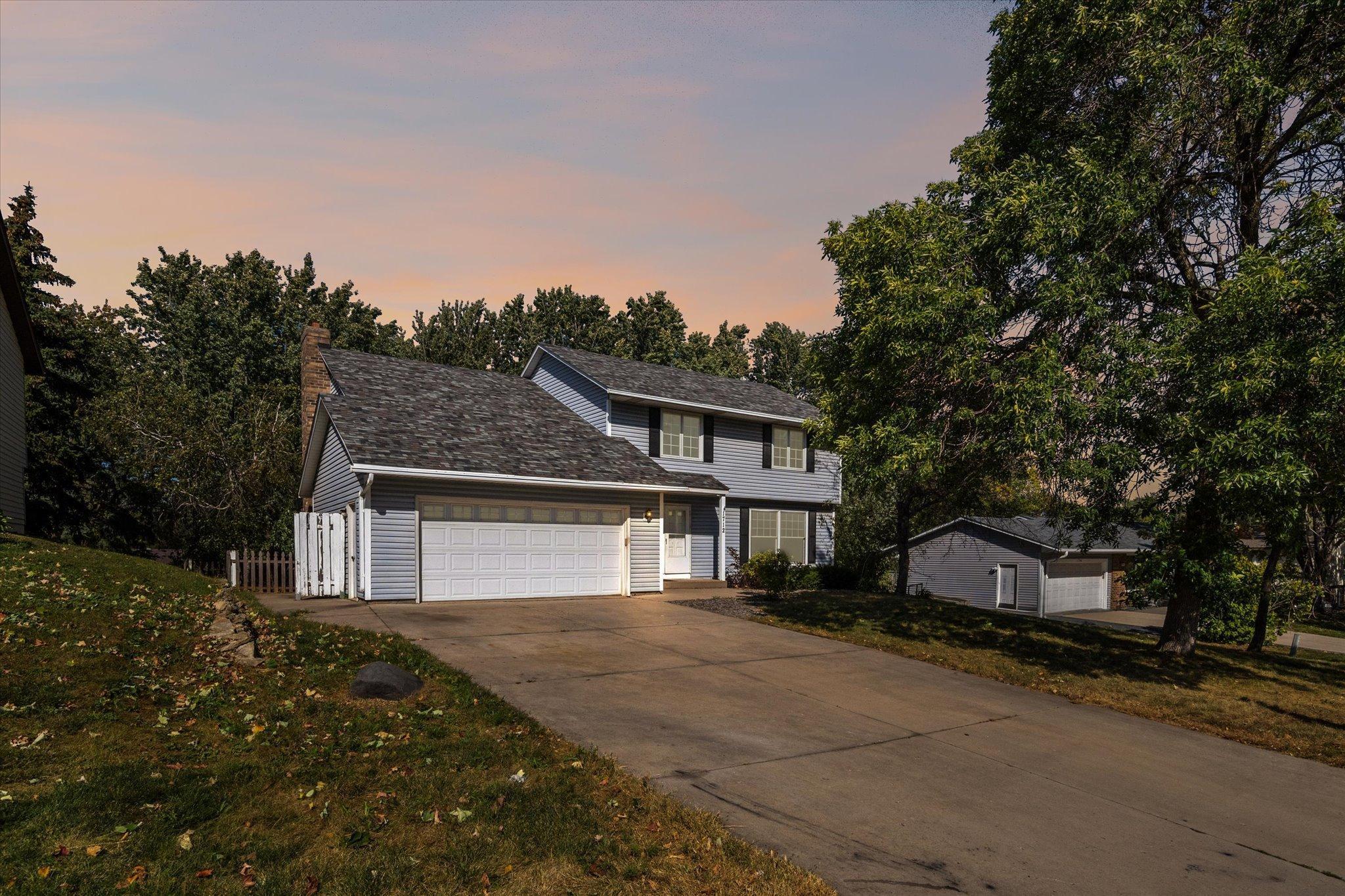 140th St, Burnsville, MN 55337