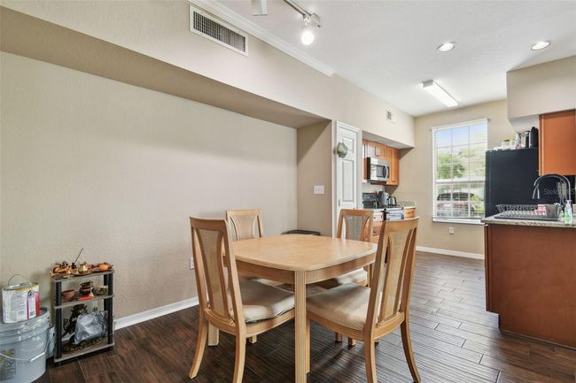 9740 - 9740 Lake Chase Island Way, Condo with 2 bedrooms, 2 bathrooms and null parking in TAMPA FL | Image 8