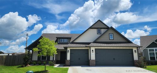 911 E Fulton Ct, Broken Arrow, OK, 74012-3017 | Card Image