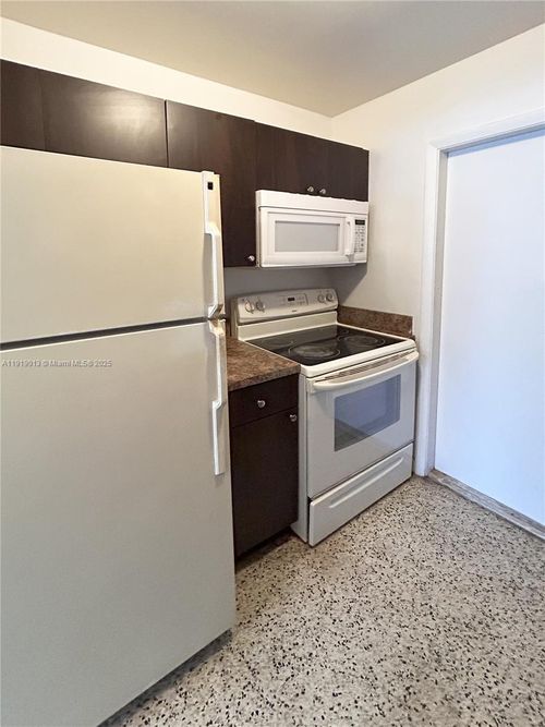 apt-3-699 Ne 86th St, Miami, FL, 33138-3538 | Card Image